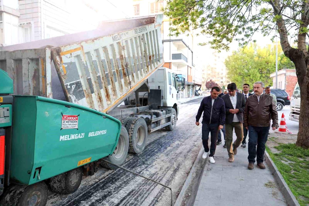 Başkan Palancıoğlu sabahın ilk ışıklarında sahada