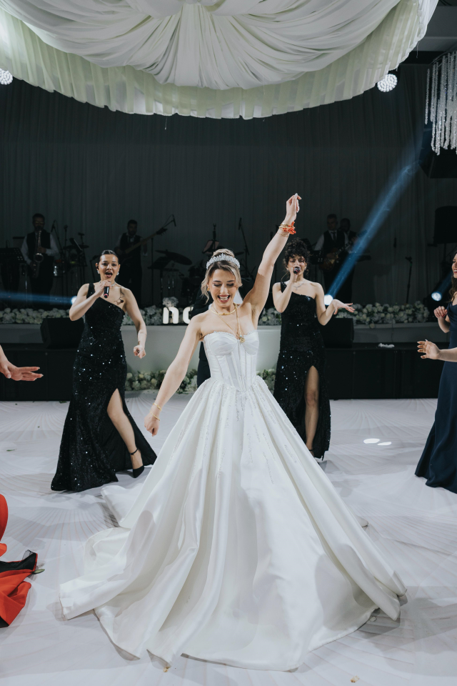 Çağrı Bozkurt-Ayça Sena Akın masalsı bir düğünle hayatlarını birleştirdi