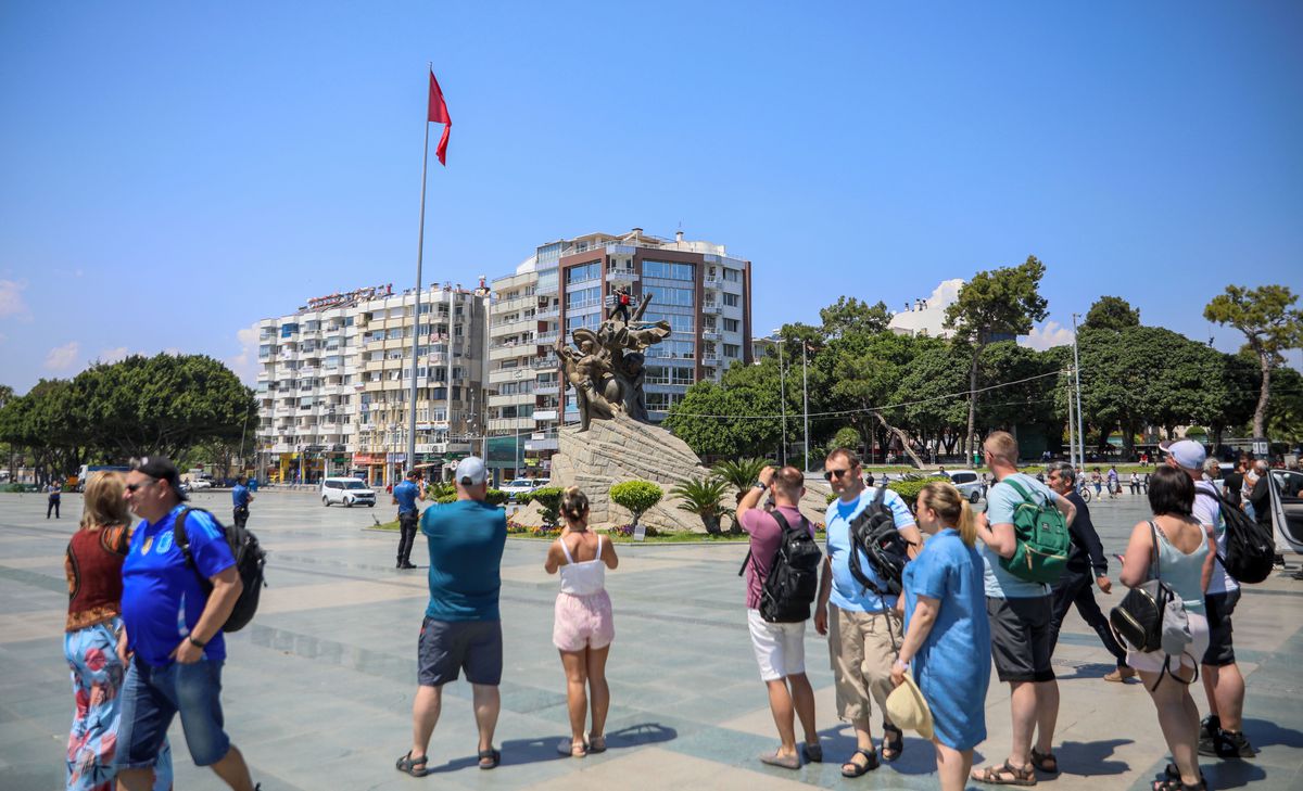 Benzinle İntihar Girişimi Antalya\'da Engellendi
