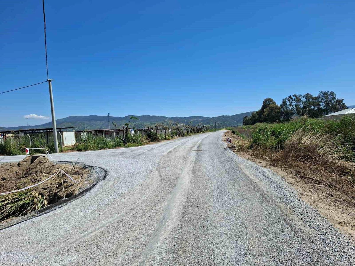 Efeler Belediyesi asfaltlama çalışmalarını sürdürüyor