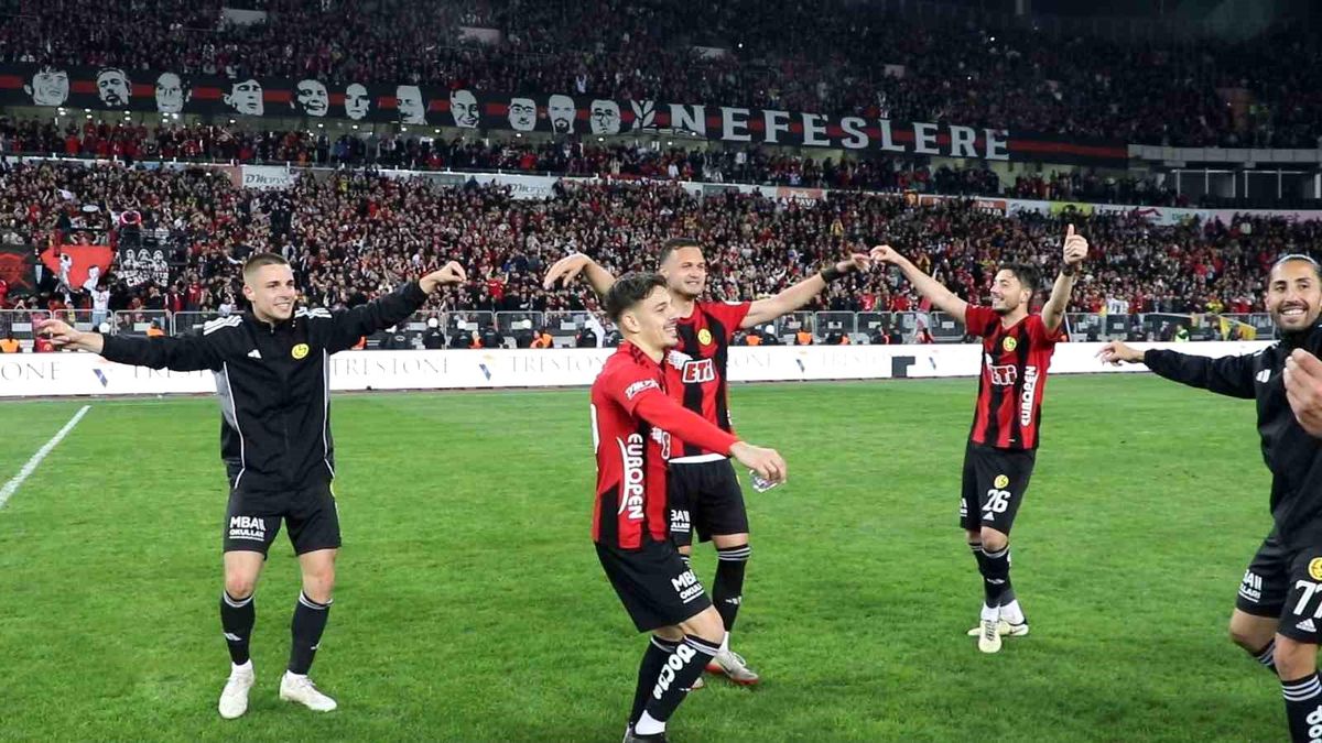 Eskişehirspor Çiftetelliyle Turu Geçti