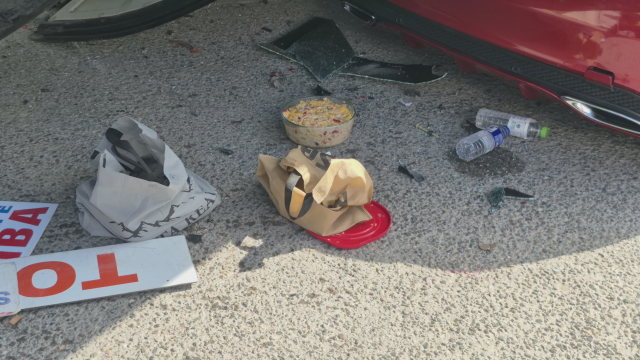 Halk otobüsü otomobilin üzerine devrildi: 44 yaralı