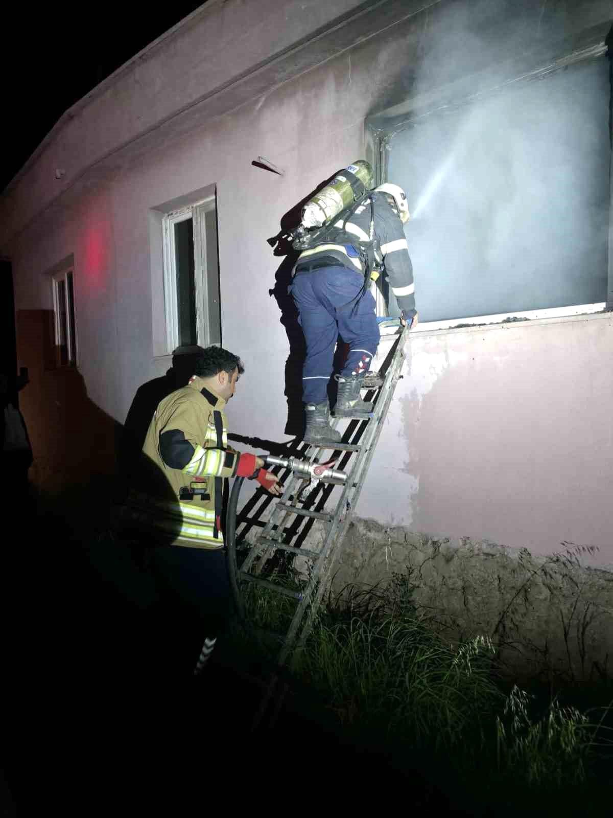 Hassa\'da ev yangını