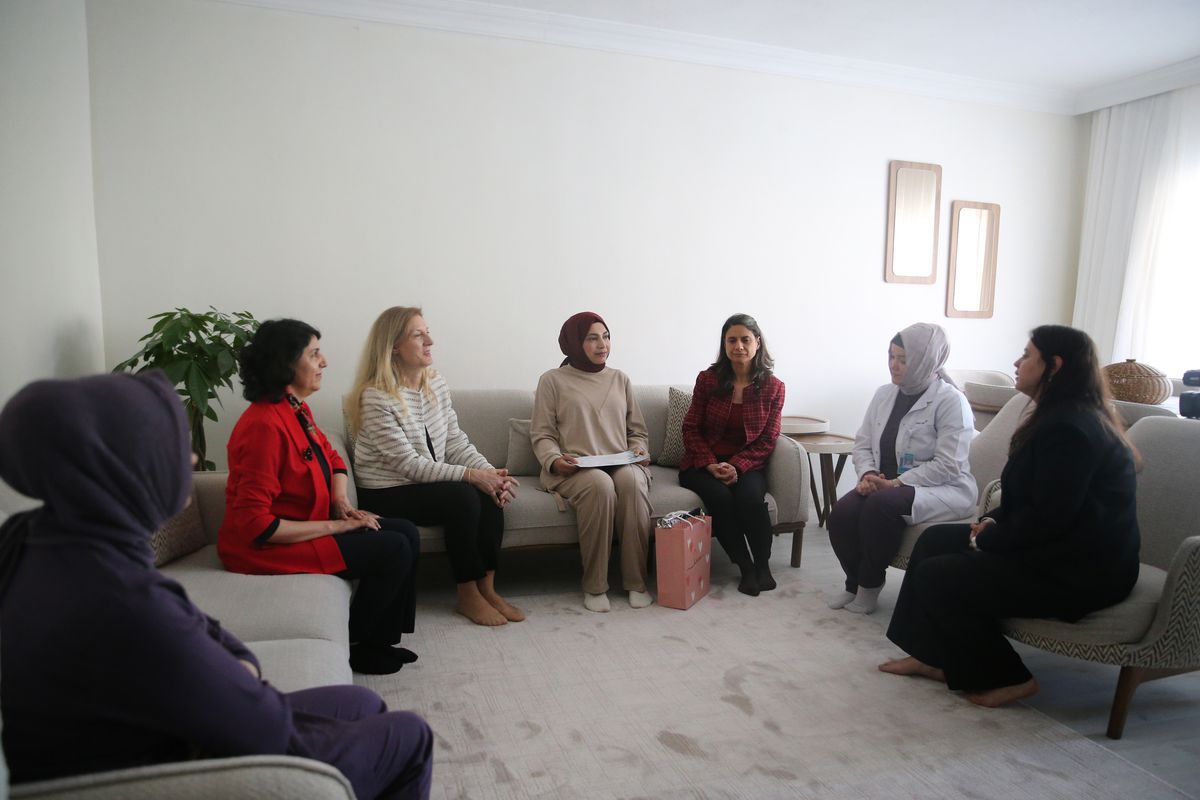 \'Her gebeye bir ebe\' ile normal doğum oranı arttı