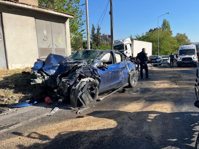 İzmir'deki zincirleme kazada 1 polisimiz şehit! 2 ölü, 5 yaralı