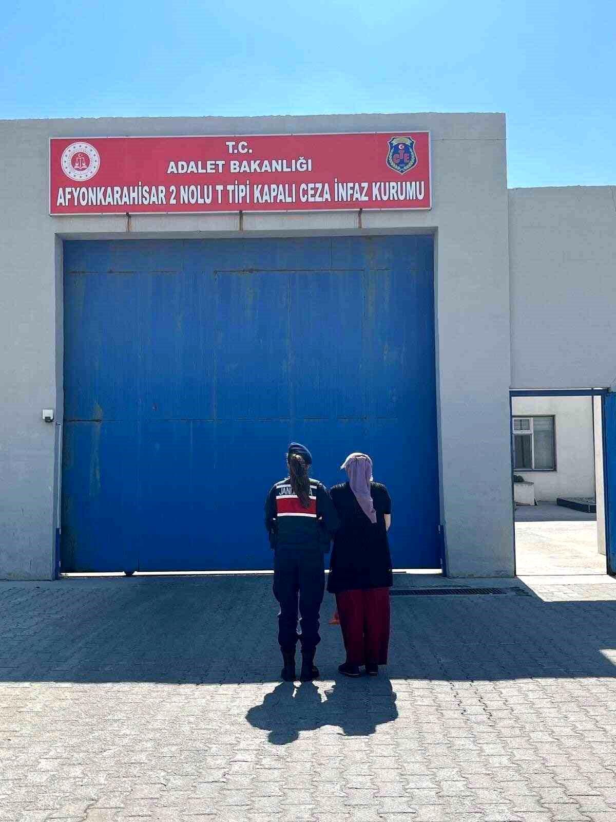 10 Yıl Hapis Cezasıyla Aranan Şahıs Yakalandı