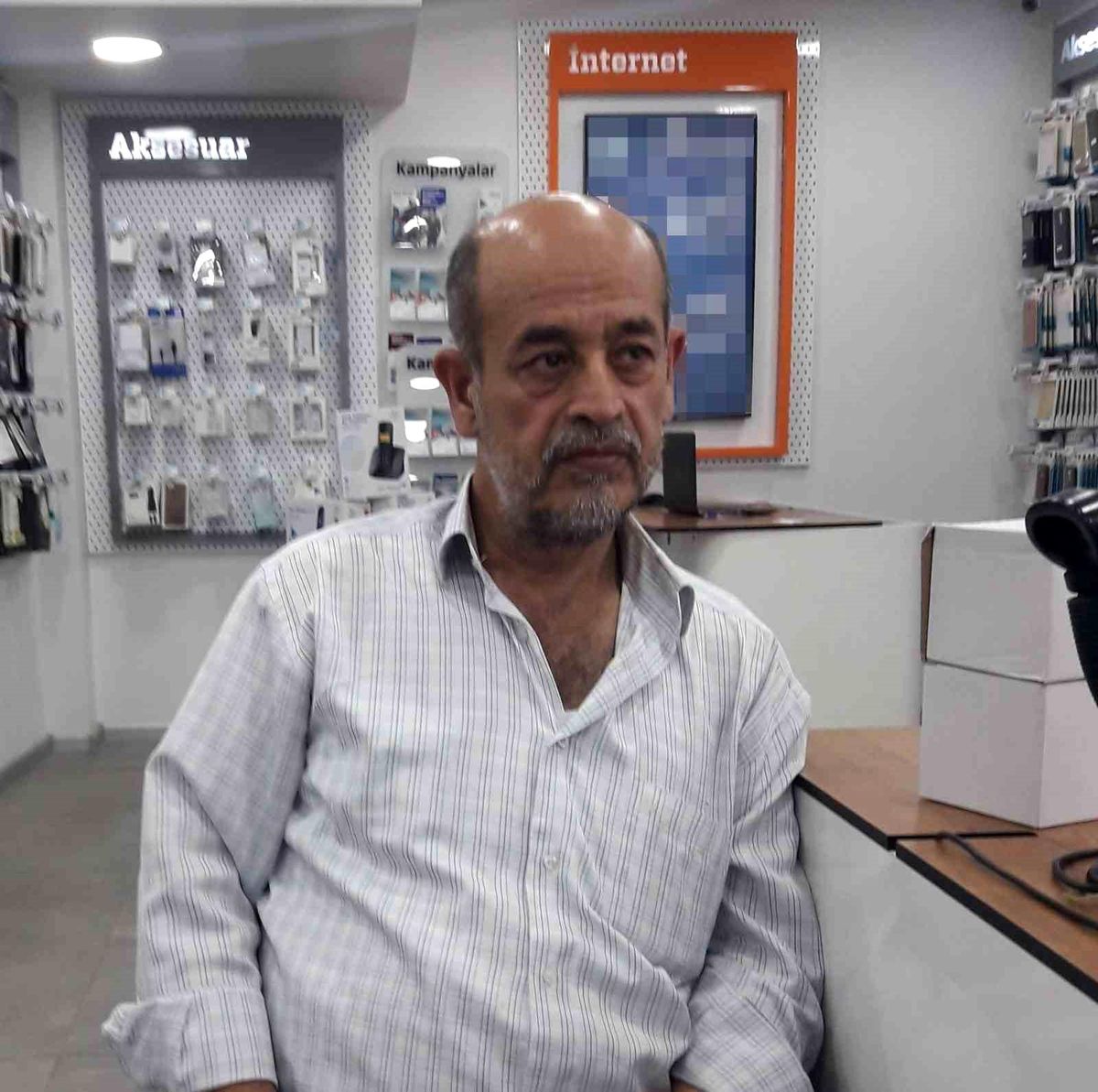 Kağıthane\'de gecekondunun çatısına uçan servis aracının şoförü hayatını kaybetti