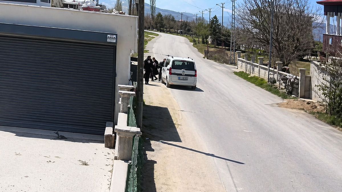 Kahramanmaraş’ta yayaya çarpan araç kamerada