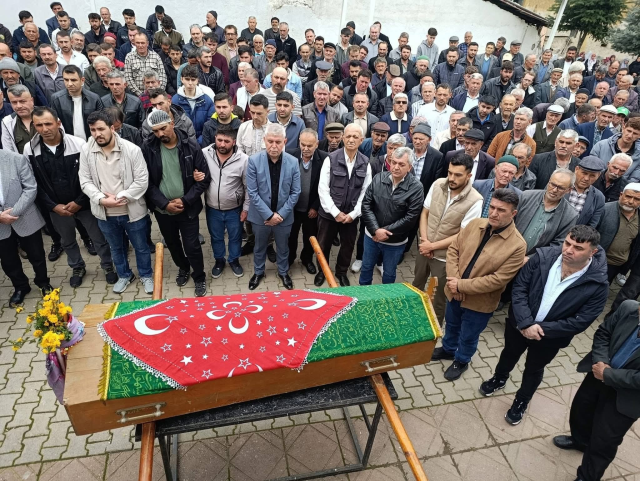 Kazada hayatını kaybetti, karnındaki bebeği ile toprağa verildi