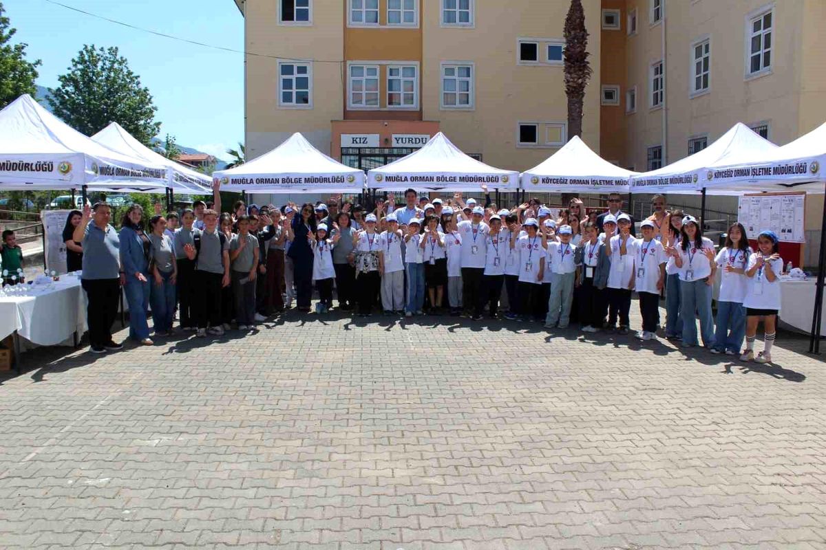 Köyceğiz\'de Bilim Fuarı Coşkusu