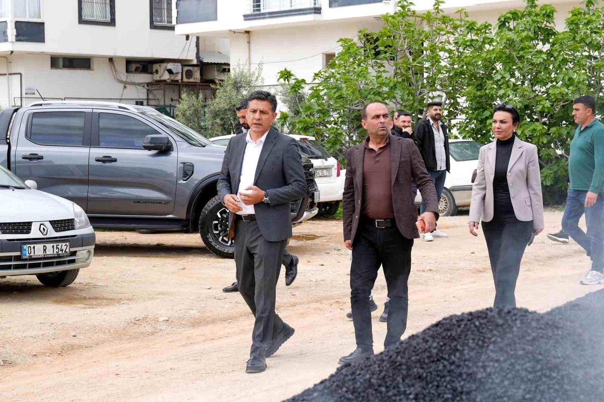 Kozan\'da alt yapısı tamamlanan sokaklar asfaltlanıyor