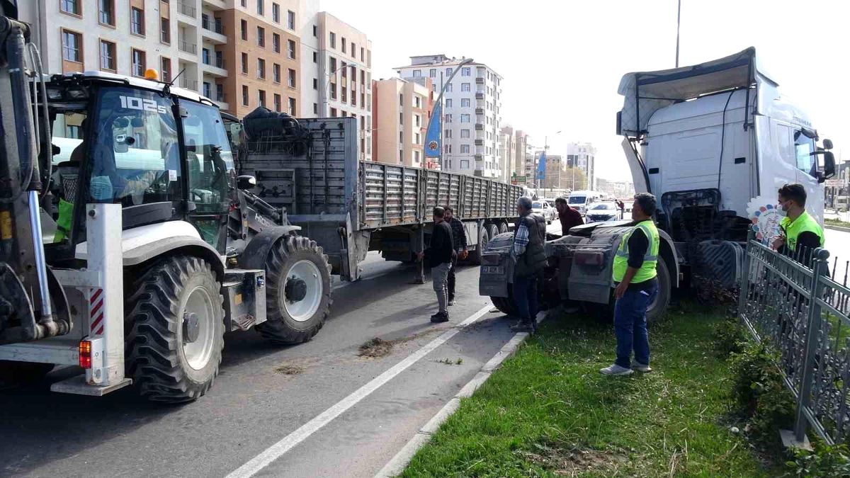 Malatya\'da Çekici Kaza Yaptı, Yaralı Yok
