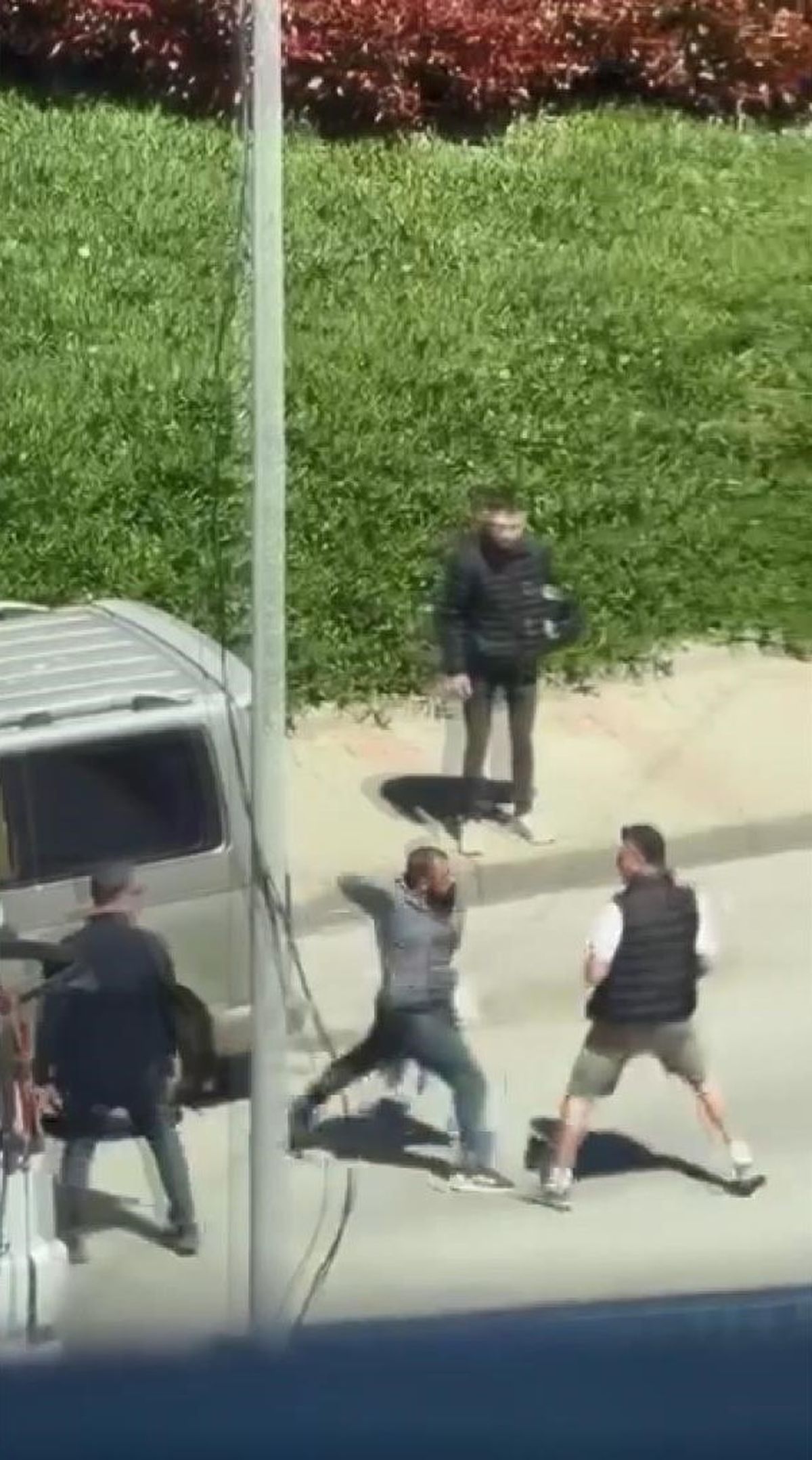 Maltepe\'de Kadına Yumruklu Saldırı Anı Kamerada