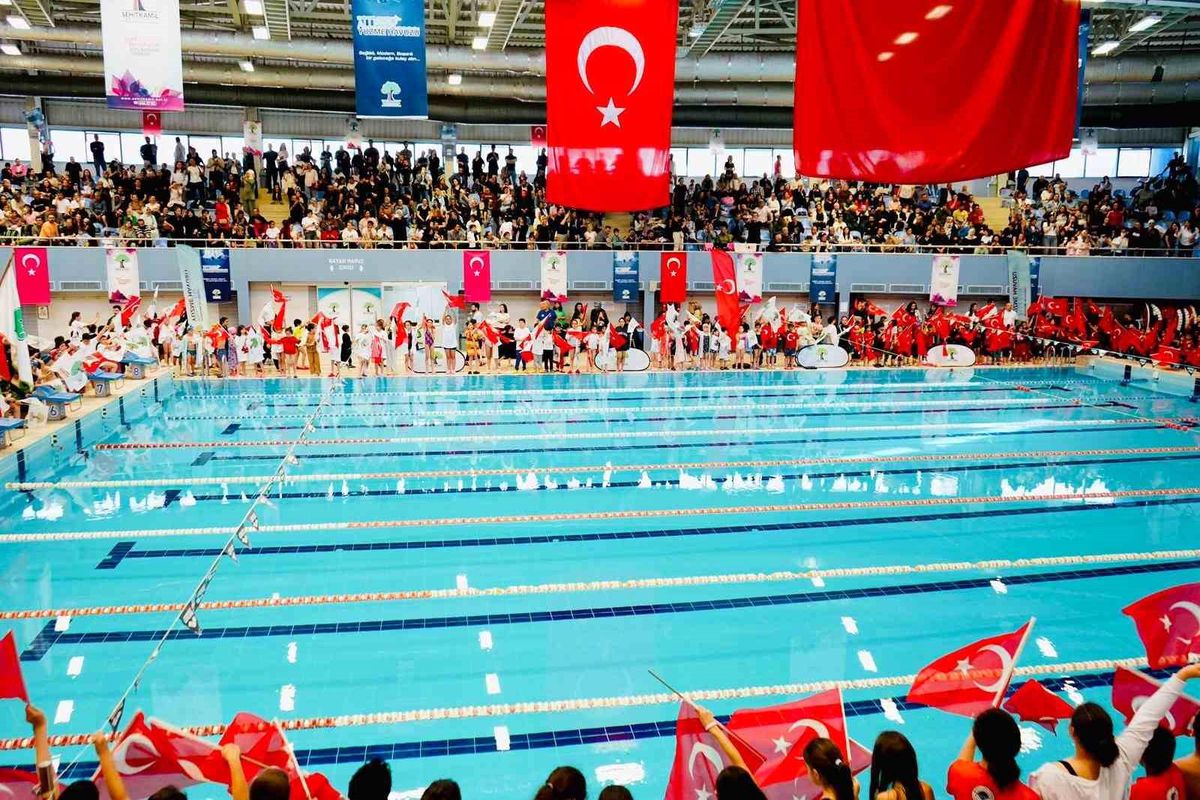 Minik kulaçlar Alleben\'de buluştu