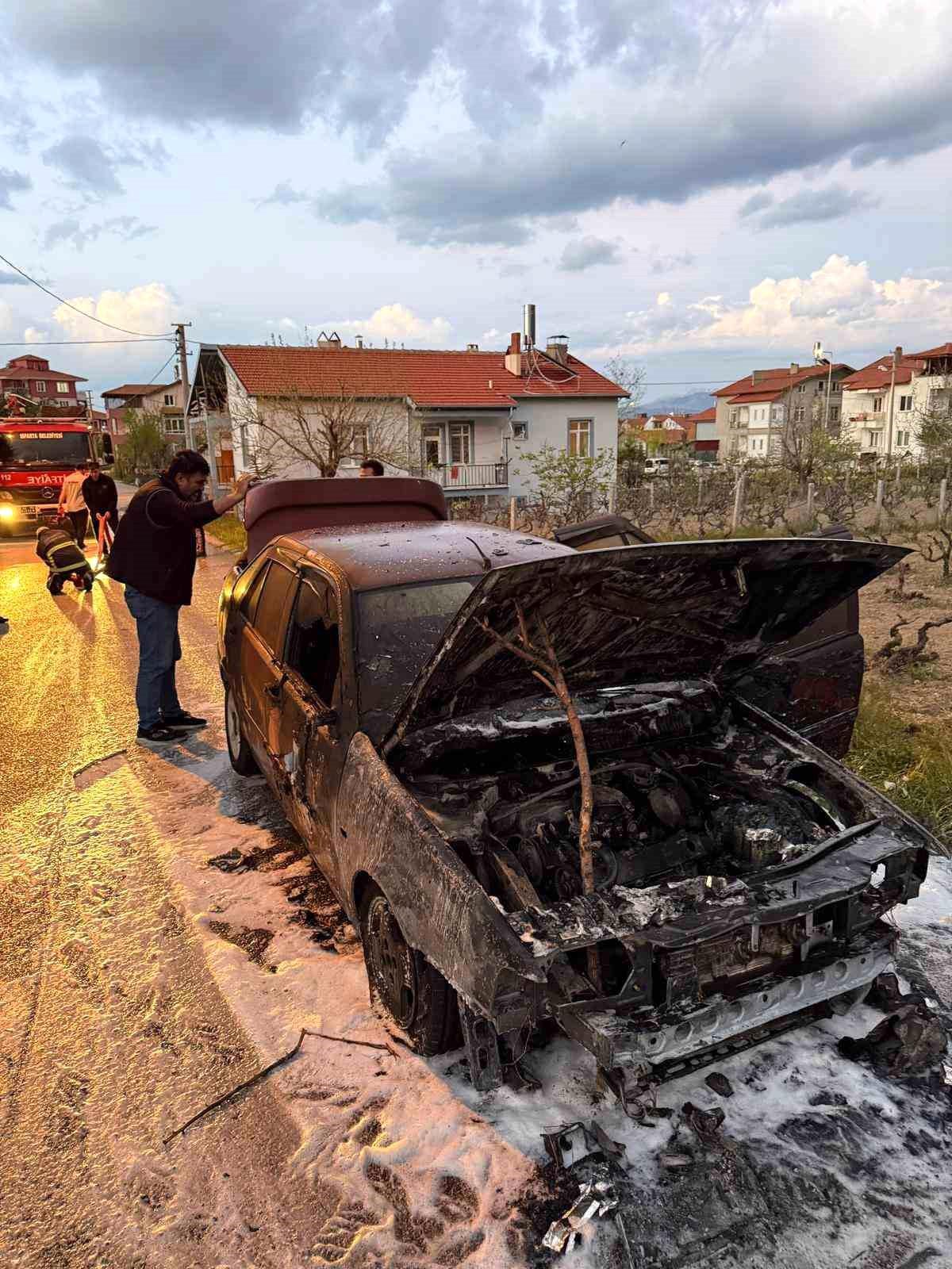 Isparta\'da Otomobil Yangını