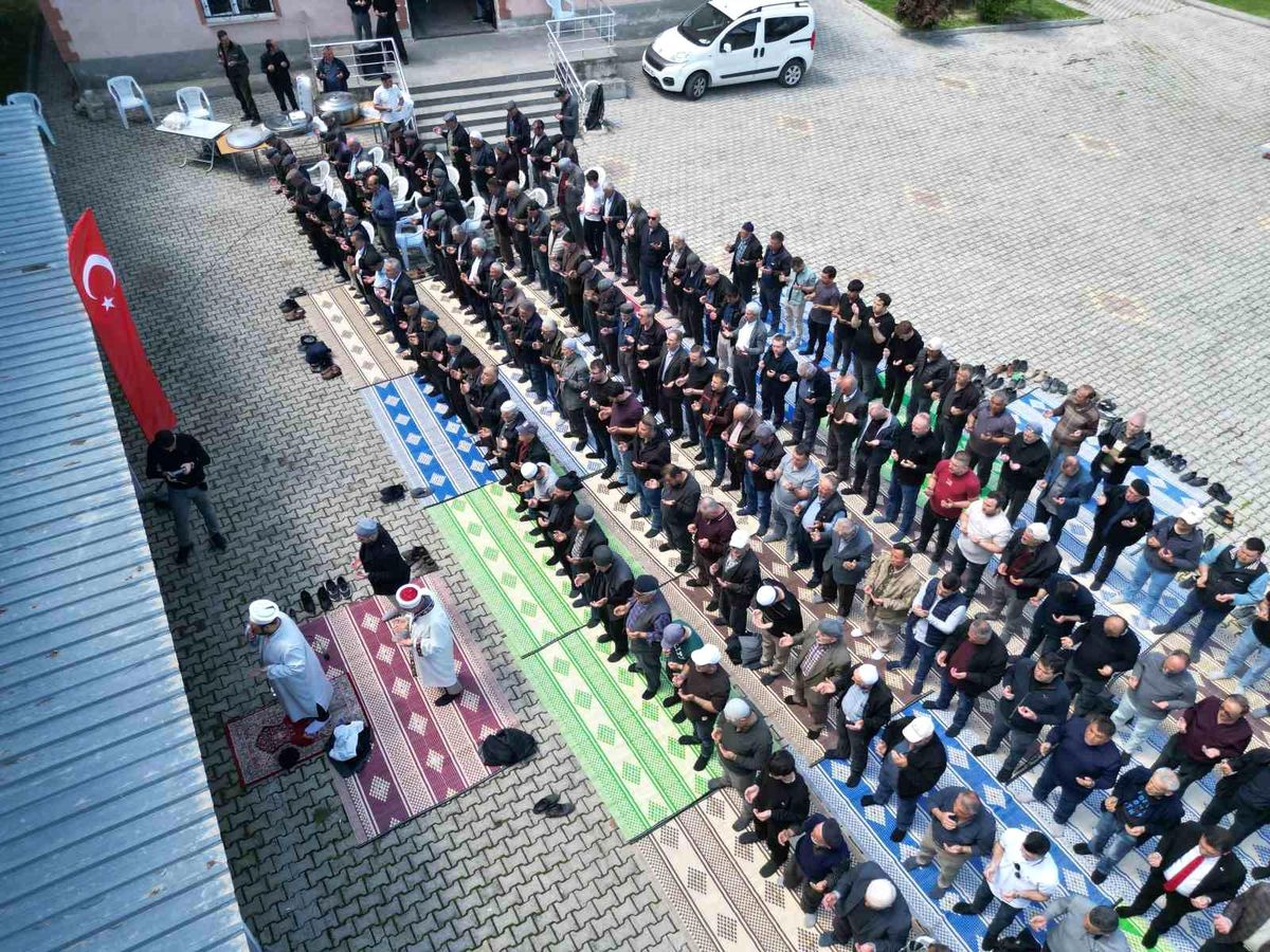 Sivrihisar\'da Yağmur ve Şükür Duası