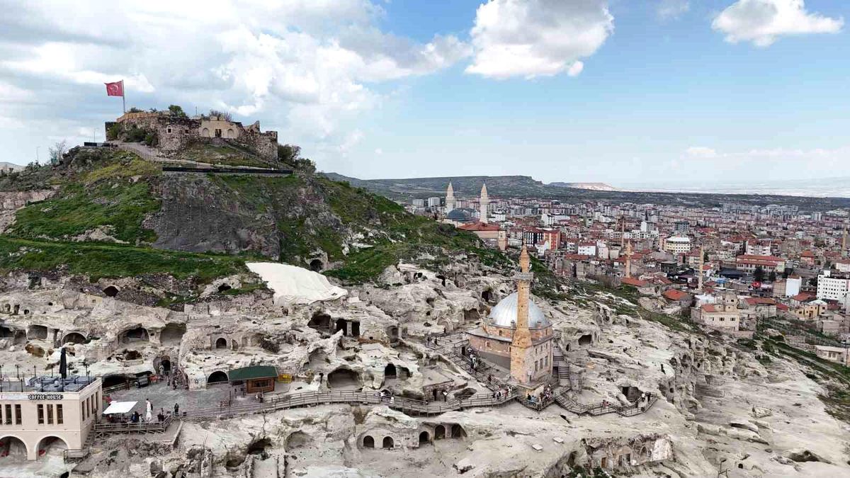 Nevşehir\'de tarihi karar: Kapadokya Mahallesi resmileşti