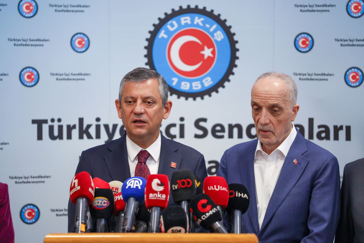Özgür Özel\'den 1 Mayıs Vurgusu