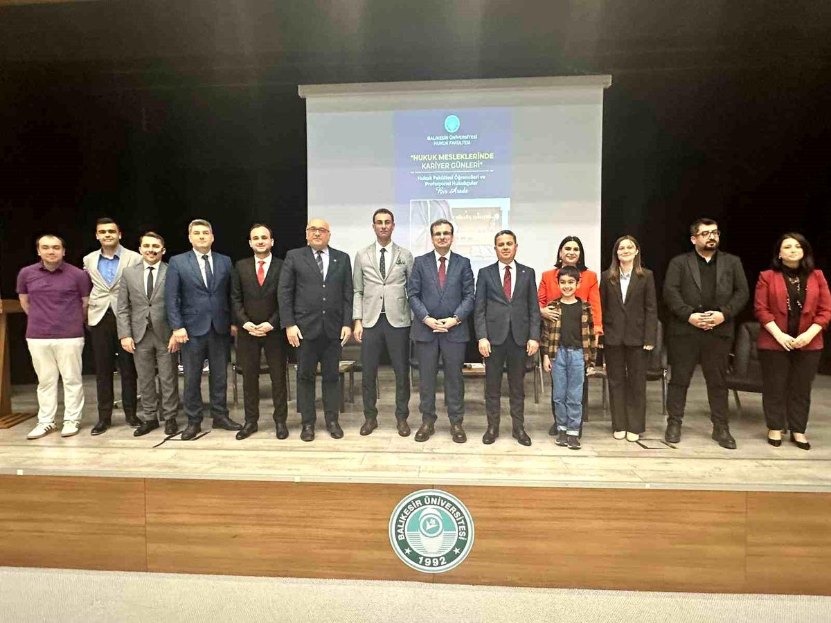 Kariyer Günleri\'nde Hukukçular Buluştu