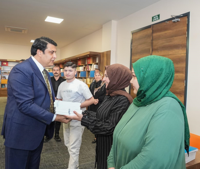 Şehitkamil’den öğrencilere dev destek: 75 bin kitap dağıtıldı