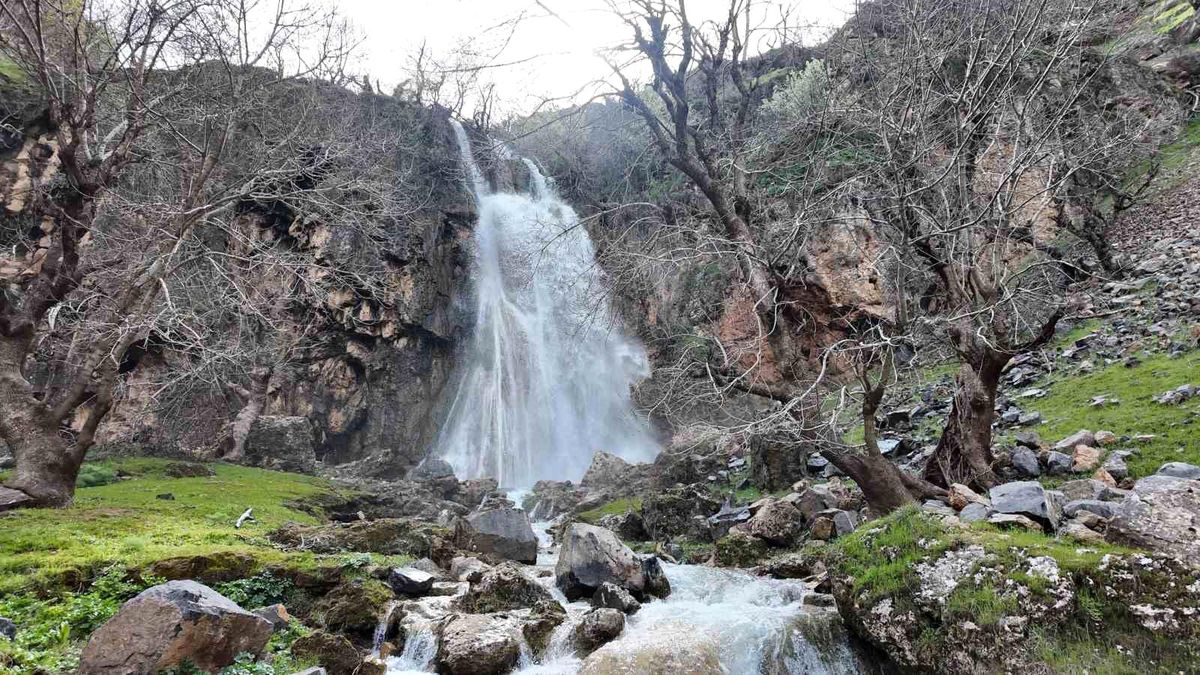 Şırnak\'ta Şelaleler Coştu