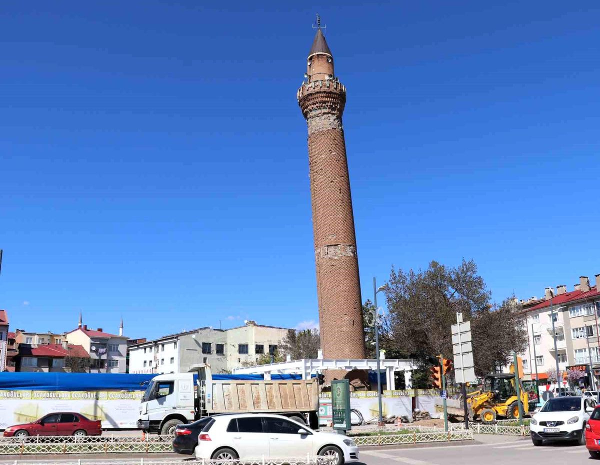 Sivas Ulu Cami\'nin Restorasyonu Devam Ediyor