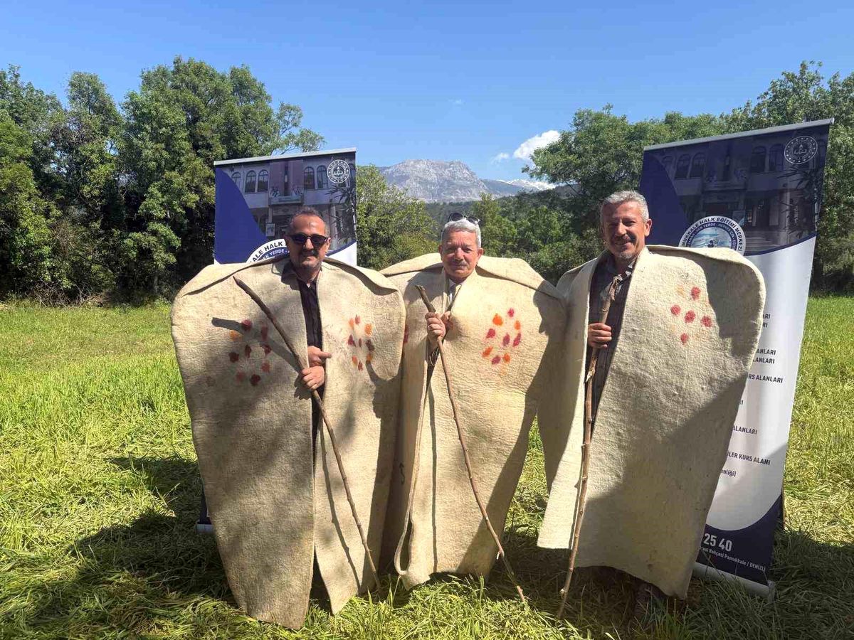 Denizli\'de Sürü Yönetimi Kursu Mezunları Sertifikalarını Aldı
