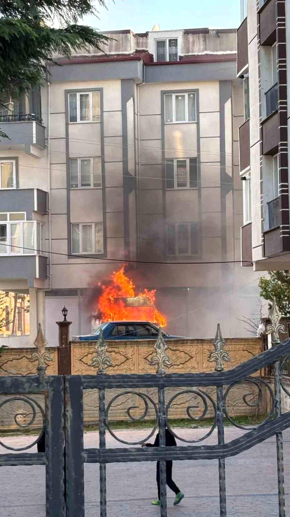 Kapaklı\'da Minibüs Yangını