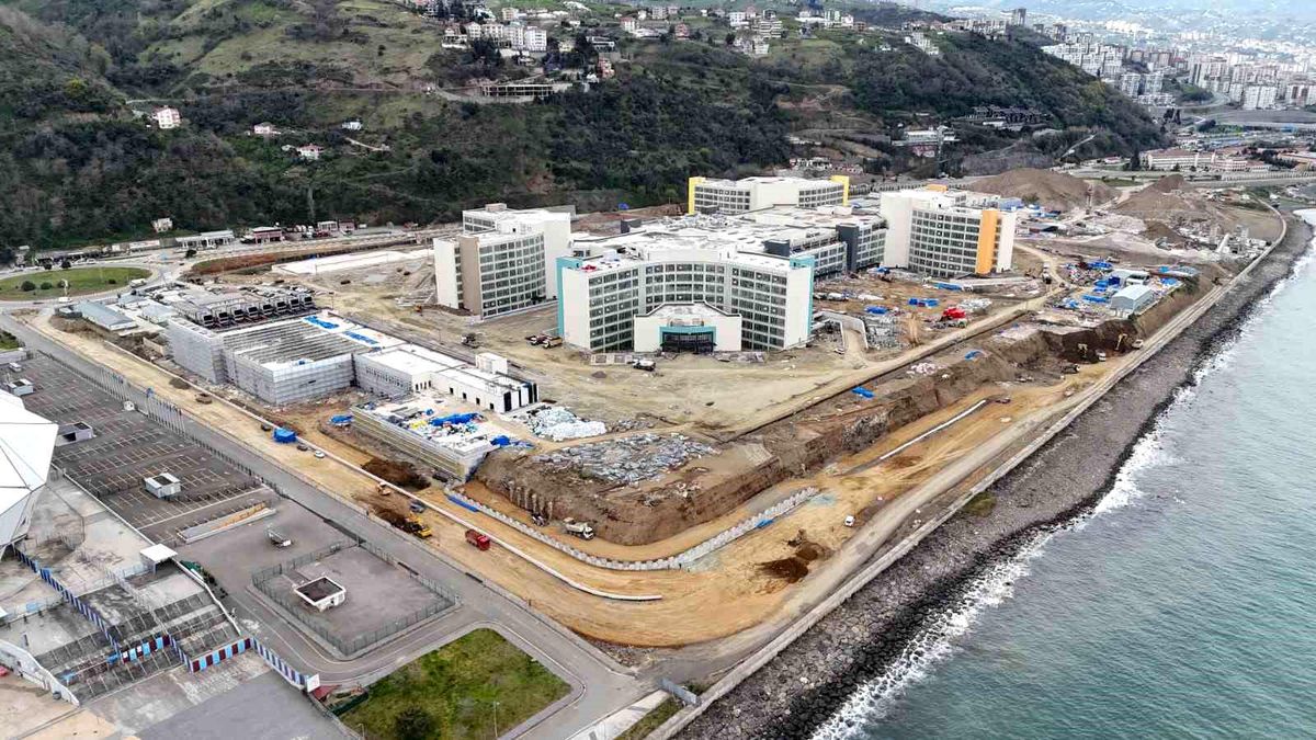 Trabzon Şehir Hastanesi inşaatında alt yapı çalışmaları sürüyor