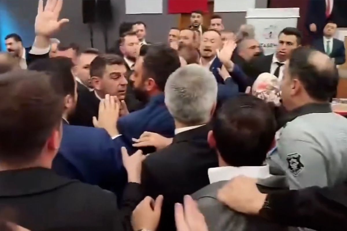 Ataşehir\'de belediye başkan vekilliği seçiminde ortalık karıştı