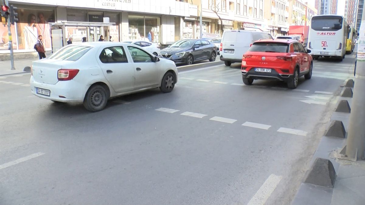 İETT Otobüsü Öğrenciye Çarptı