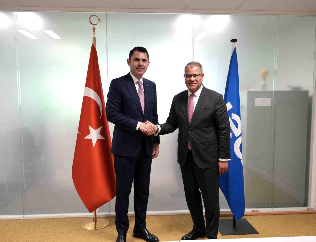Bakan Kurum Fransa\'da COP31 Görüşmeleri Yaptı