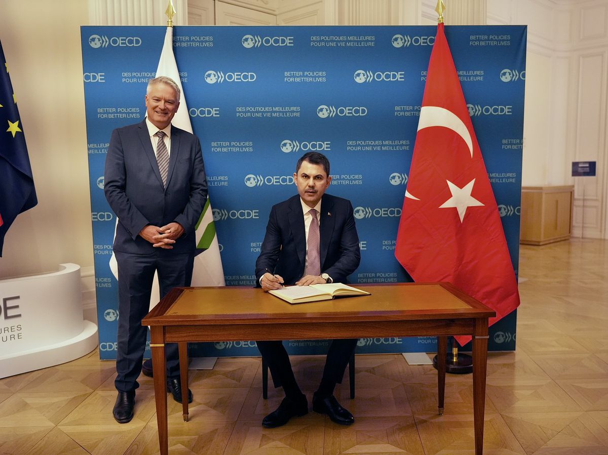 Murat Kurum Paris\'te OECD ile Görüştü