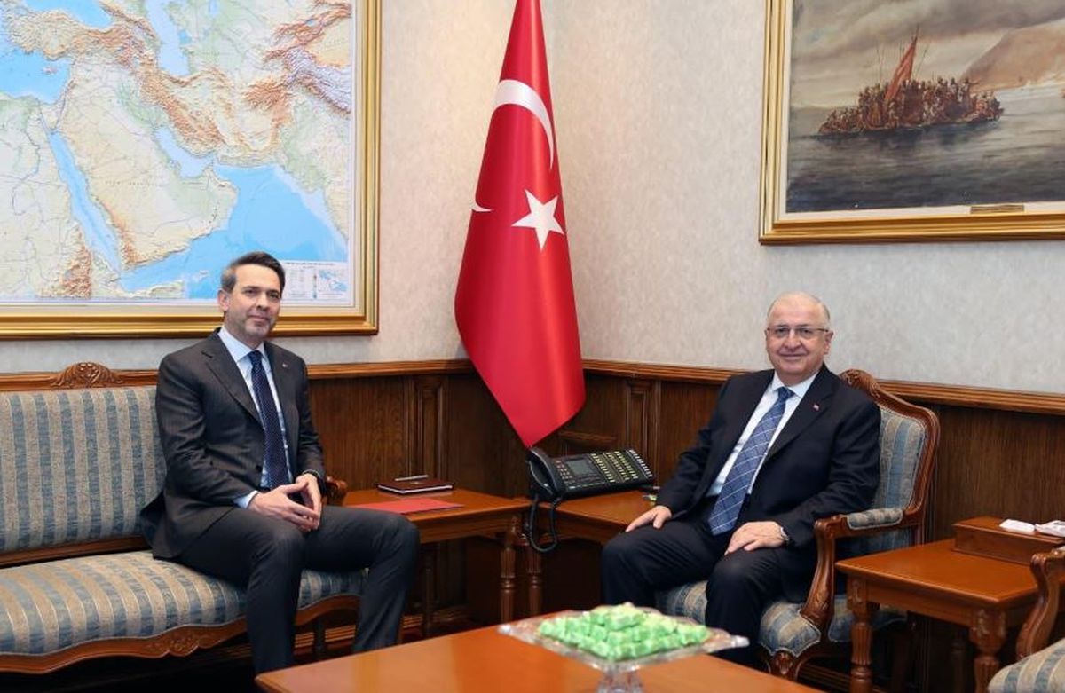 Bakanlar Güler ve Bayraktar Ankara\'da Bir Araya Geldi