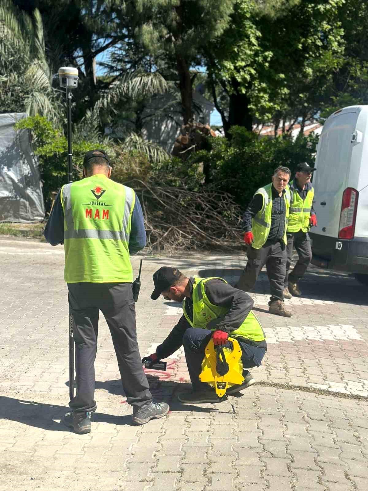 Balıkesir Büyükşehir 20 ilçede deprem dirençli bir kent için sahada