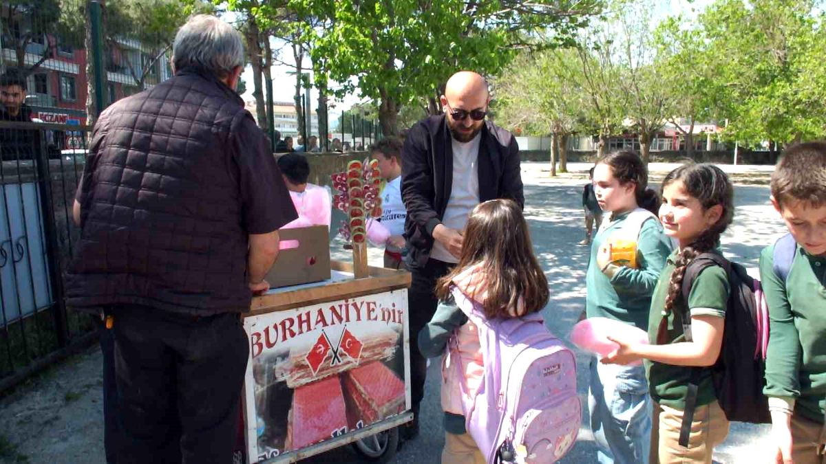 Emrah Yolaçan\'dan Babası İçin Pamuk Şekeri Hayrı