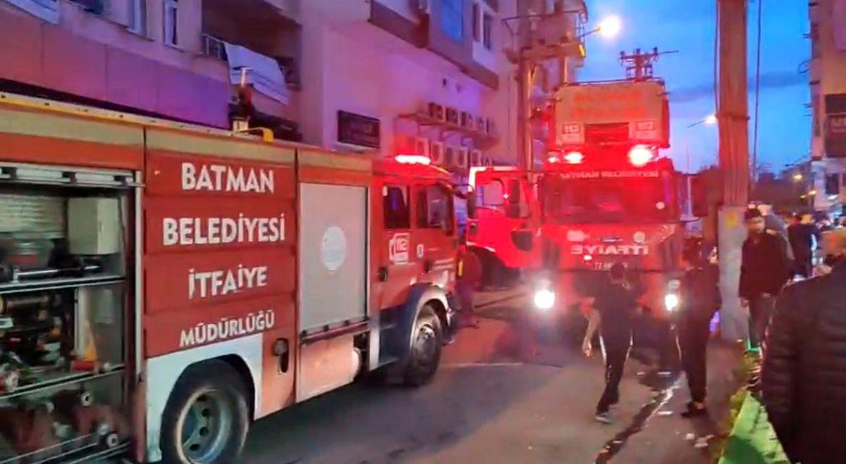 Batman\'da bir evde bir kadın ve bir erkek yanmış halde ölü bulundu