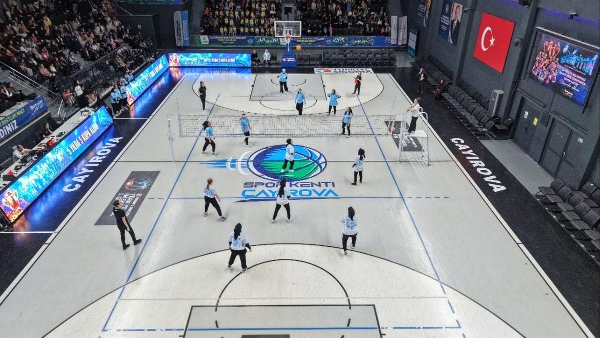 Çayırova\'da kadınlar voleybol dostluk maçında buluştu