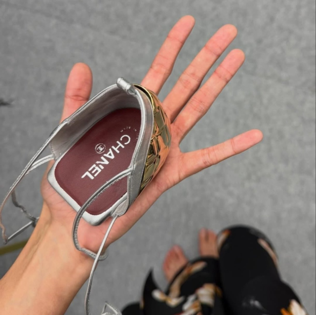Chanel'in çıplak ayak görünümlü sandaletinin fiyatı dudak uçuklattı: Bu hangi arzın talebi?