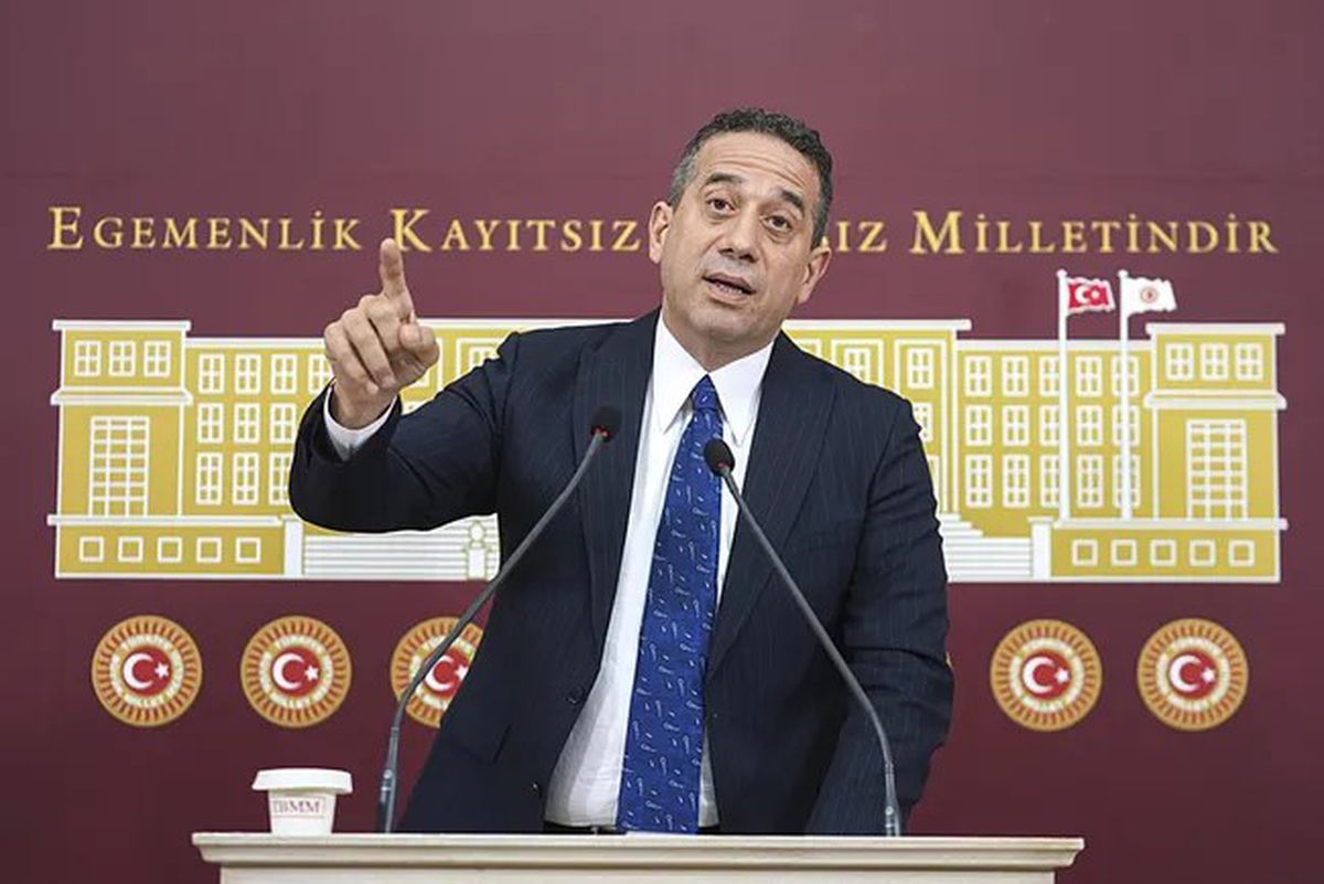 CHP’de facia gecesi eğlence krizi