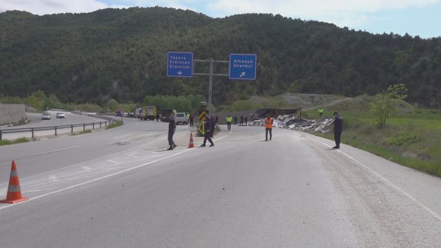 Amasya’da TIR Kazası: Şoför Hayatını Kaybetti