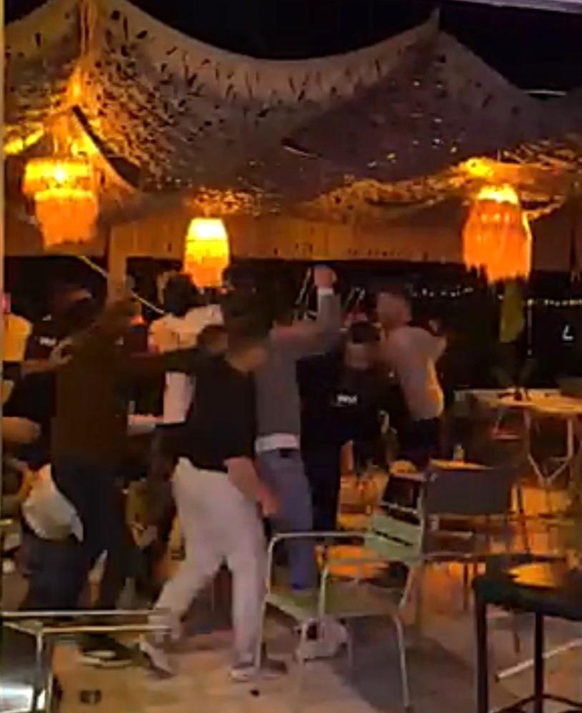 Dikili\'de Kafe Kavgası: 6 Tutuklama