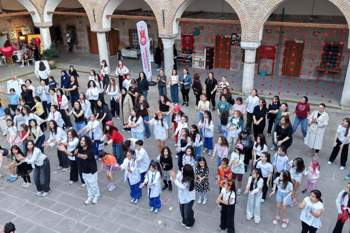 Dünya Dans Günü\'nde renkli görüntüler