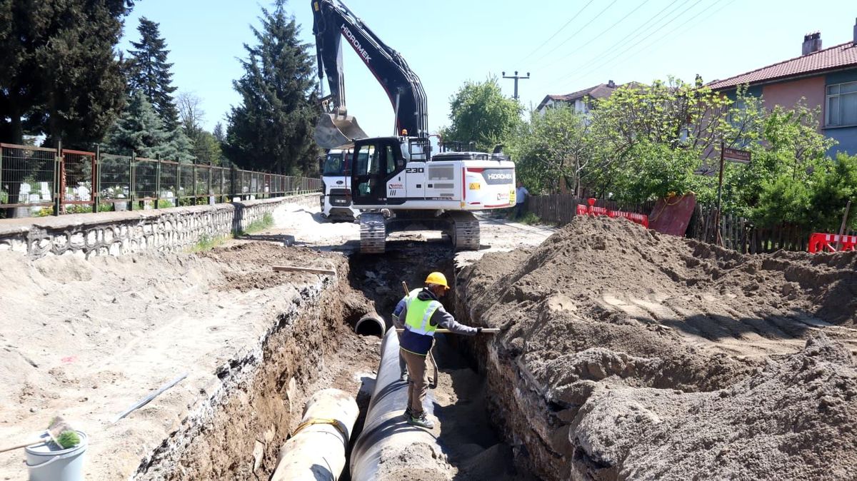 Düzce\'nin 40 yıllık içme suyu şebekesi yenileniyor
