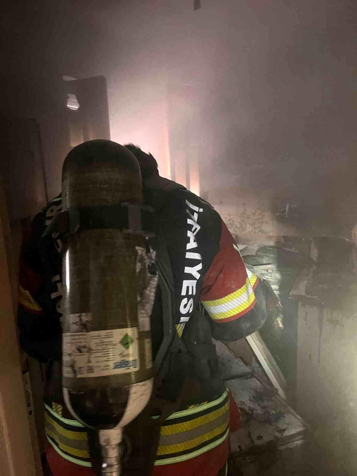 Edremit\'te korkutan ev yangını