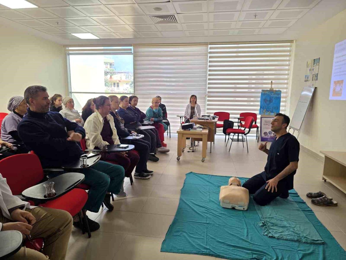 Gazipaşa Hastanesi\'nde CPR Eğitimi