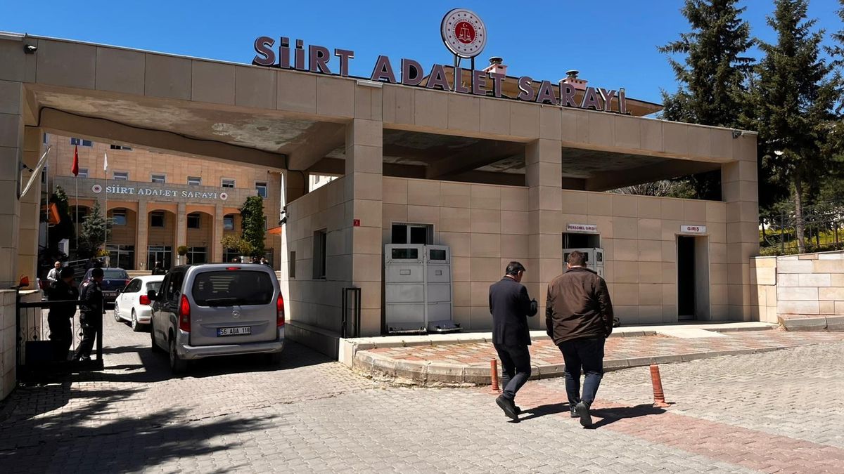 Siirt\'te bıçaklı cinayet: Komşu sanıkları hakim karşısında