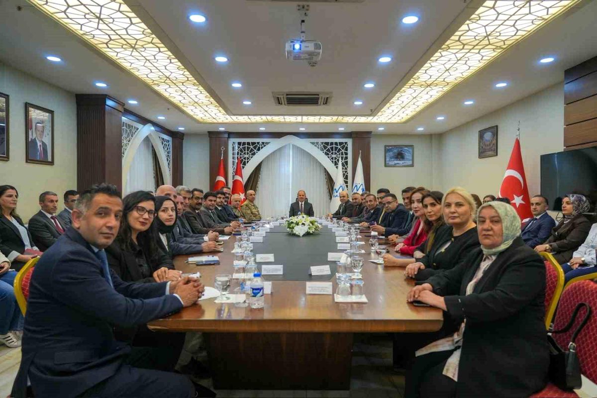 Hakkari\'de Kadına Şiddete Karşı Toplantı