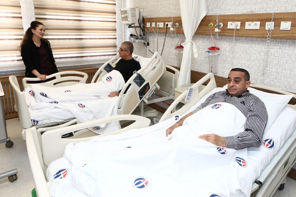 Hasta, doktoruna böbreğini verdi