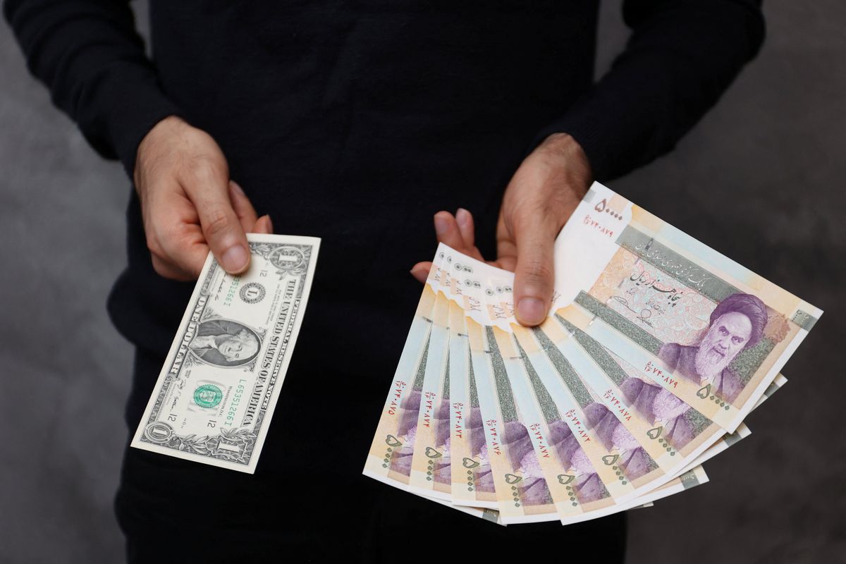 İran riyali çakıldı! Dolar karşısında tarihi dip seviyeyi gördü